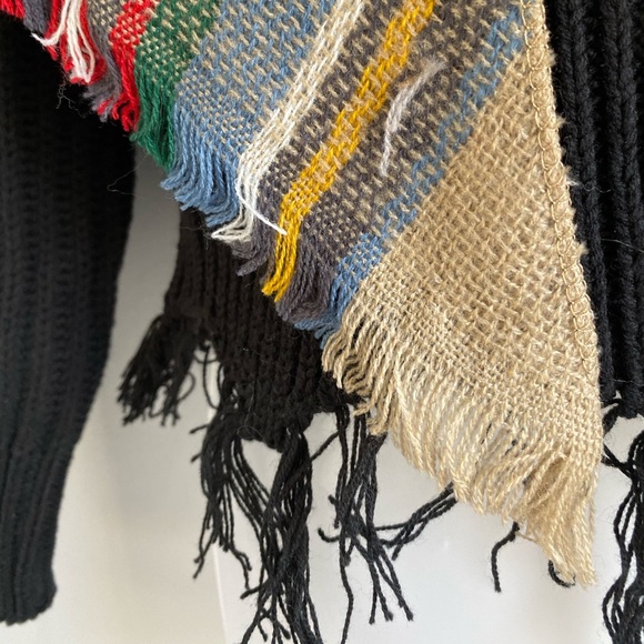 Triangle Plaid Checker Scarf - Picture 8 of 10